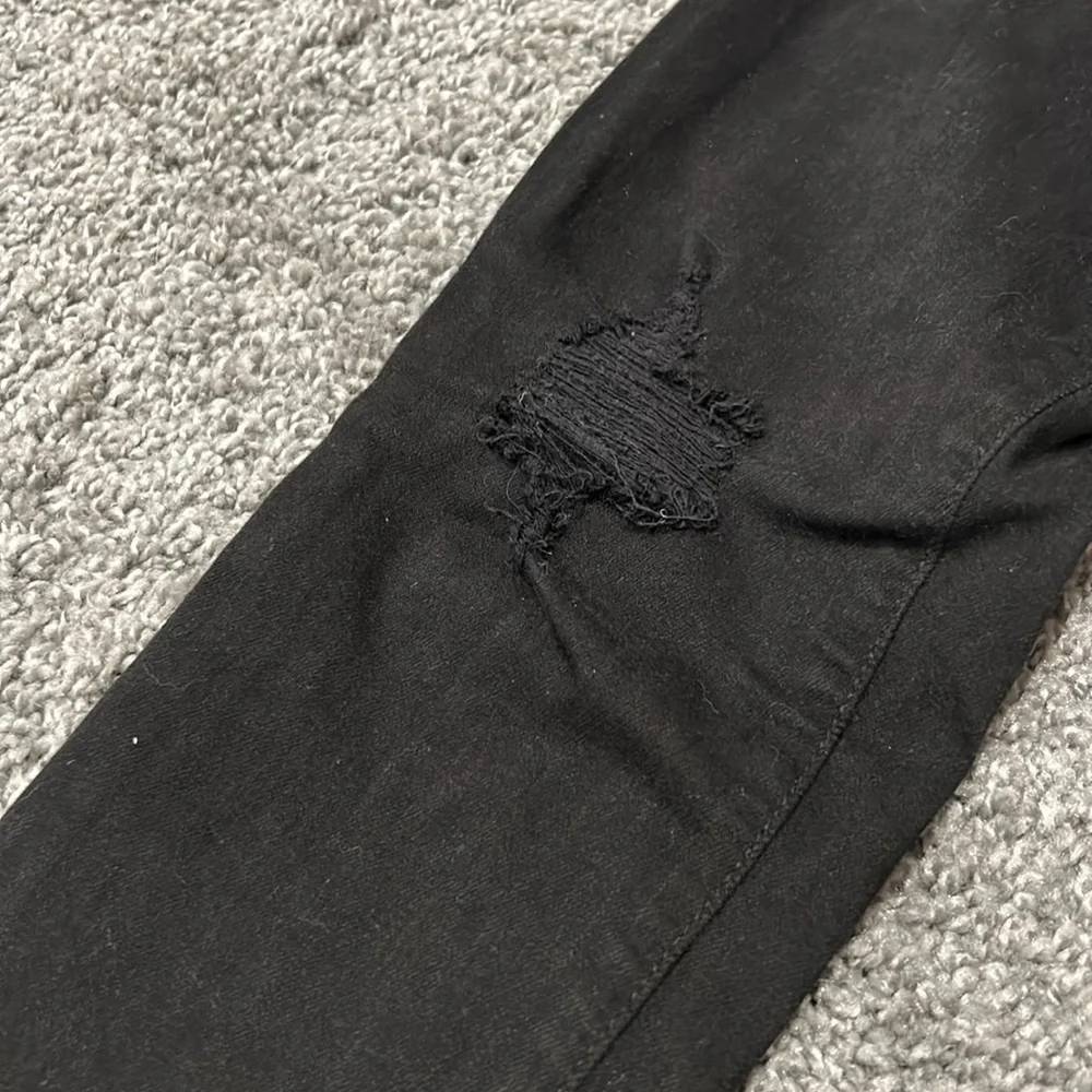 AEO super stretch x black distressed leggings | 2 - Picture 4 of 8